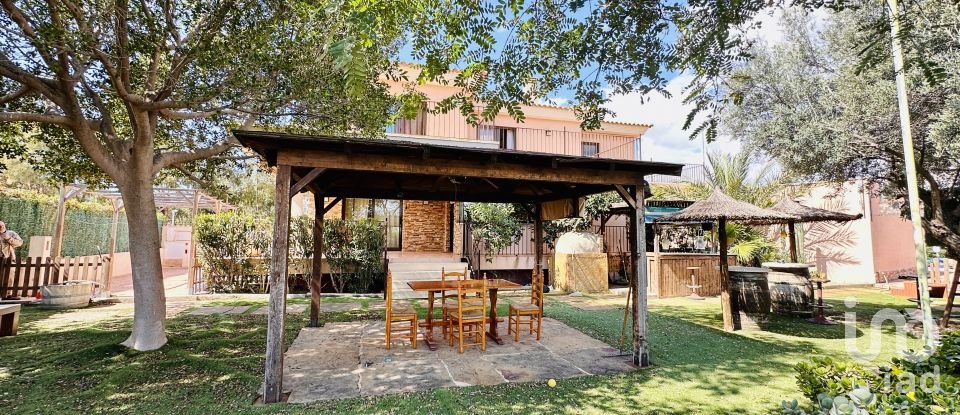 Cottage 4 bedrooms of 450 m² in La Almadraba (03560)