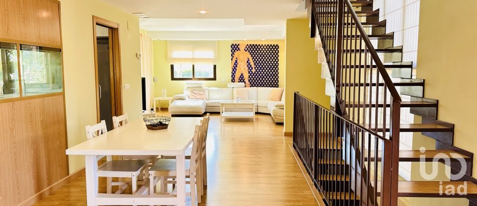 Cottage 4 bedrooms of 450 m² in La Almadraba (03560)