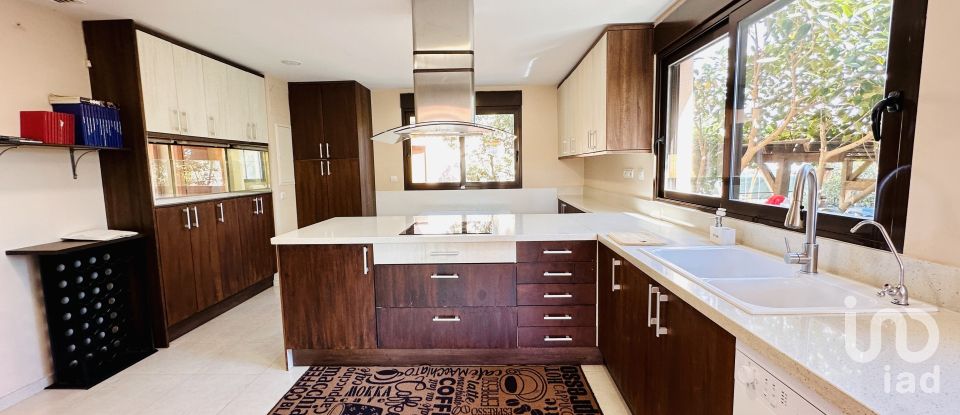 Cottage 4 bedrooms of 450 m² in La Almadraba (03560)