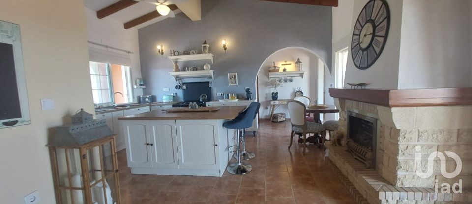 Casa de muntanya 3 habitacions de 141 m² a Dolores (03150)