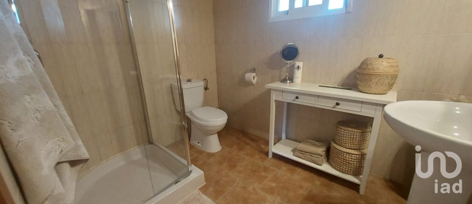 Casa de muntanya 3 habitacions de 141 m² a Dolores (03150)