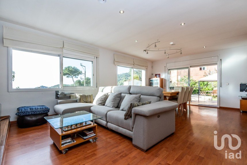 House 4 bedrooms of 222 m² in Matadepera (08230)