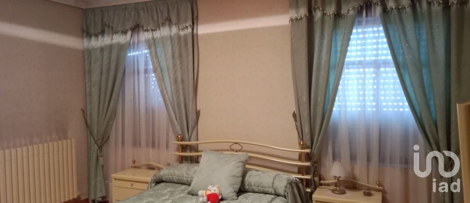 Casa 6 habitaciones de 264 m² en Santa Colomba de La Vega (24764)