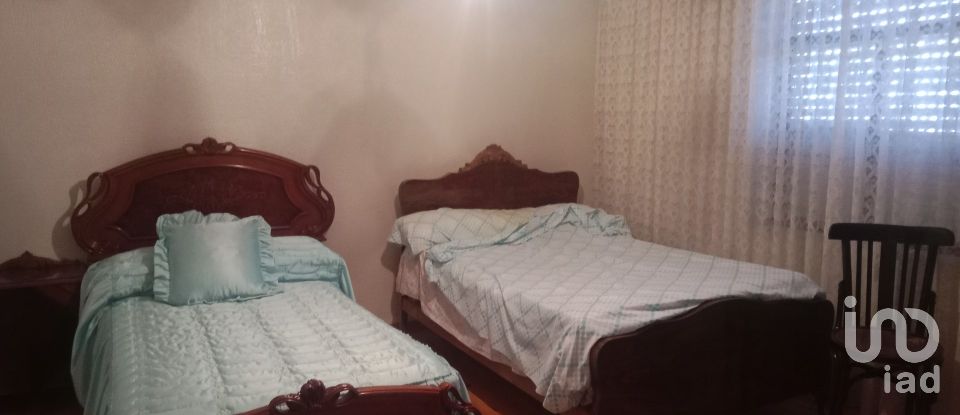 Casa 6 habitaciones de 264 m² en Santa Colomba de La Vega (24764)