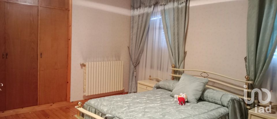 Casa 6 habitaciones de 264 m² en Santa Colomba de La Vega (24764)