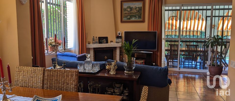 House 4 bedrooms of 210 m² in Alcalá de Guadaíra (41500)