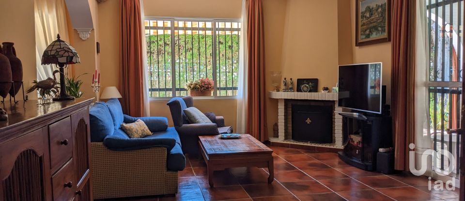 House 4 bedrooms of 210 m² in Alcalá de Guadaíra (41500)