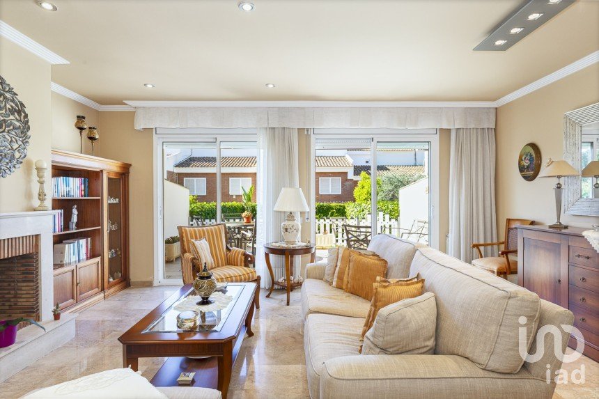 Casa 4 habitaciones de 249 m² en Altafulla (43893)