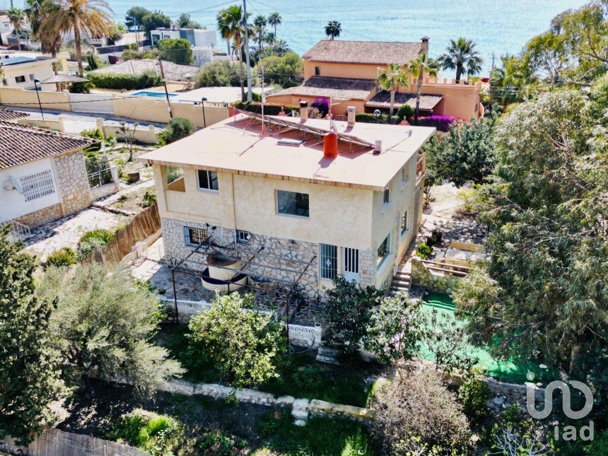 House 2 bedrooms of 160 m² in Coveta Fuma (03560)