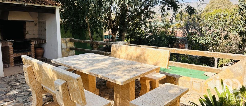 House 2 bedrooms of 160 m² in Coveta Fuma (03560)