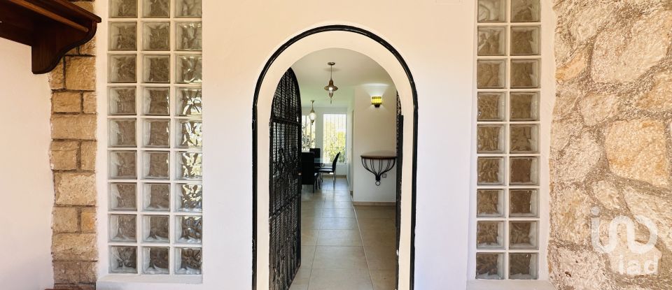 House 2 bedrooms of 160 m² in Coveta Fuma (03560)