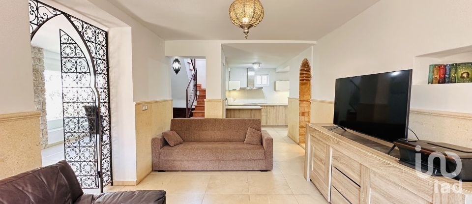 House 2 bedrooms of 160 m² in Coveta Fuma (03560)