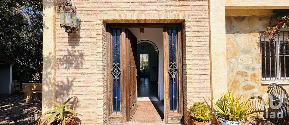 House 2 bedrooms of 160 m² in Coveta Fuma (03560)