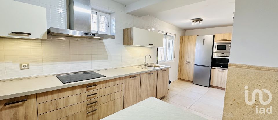 House 2 bedrooms of 160 m² in Coveta Fuma (03560)