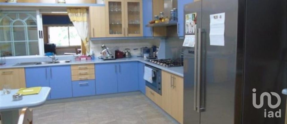 Cottage 4 bedrooms of 1,741 m² in Queo de Abaixo (15108)