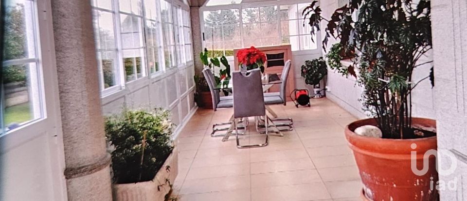 Cottage 4 bedrooms of 1,741 m² in Queo de Abaixo (15108)