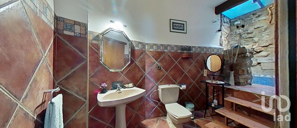 Casa 4 habitacions de 255 m² a Montblanc (43400)