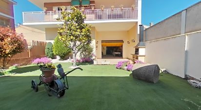 Maison 4 chambres de 375 m² à Balaguer (25600)