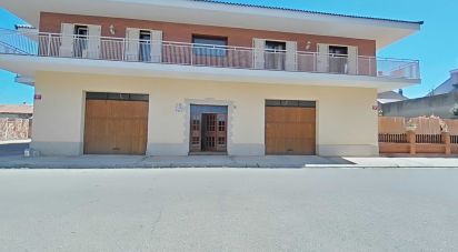 Maison 4 chambres de 375 m² à Balaguer (25600)