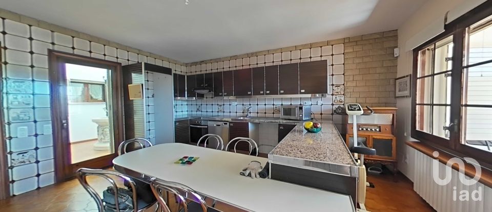 House 4 bedrooms of 375 m² in Balaguer (25600)