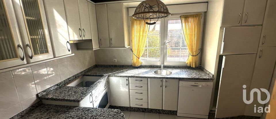 Maison 3 chambres de 210 m² à Carbajal de La Legua (24196)