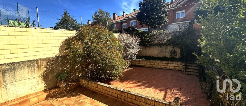 Maison 3 chambres de 210 m² à Carbajal de La Legua (24196)