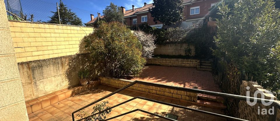 Maison 3 chambres de 210 m² à Carbajal de La Legua (24196)