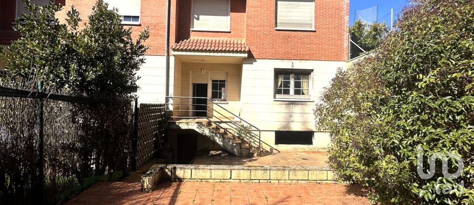 Maison 3 chambres de 210 m² à Carbajal de La Legua (24196)