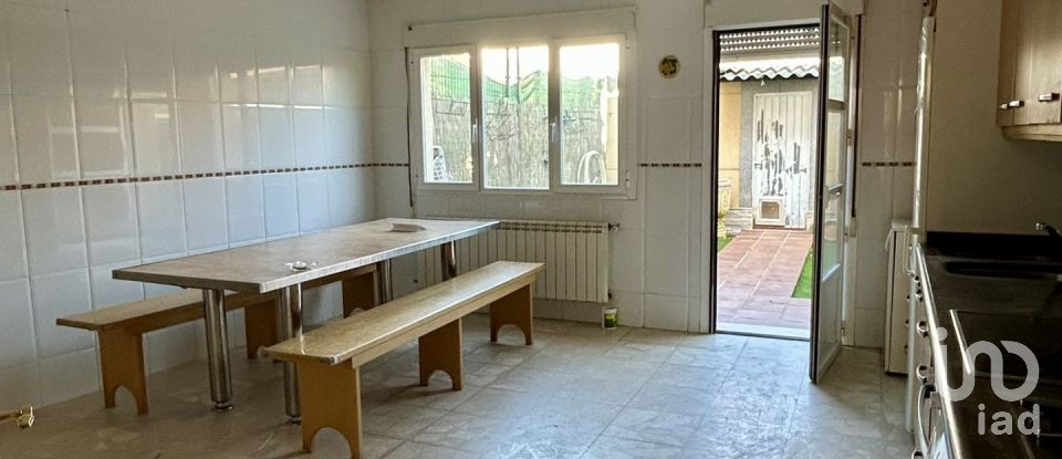 Casa 4 habitaciones de 160 m² en La Virgen del Camino (24198)