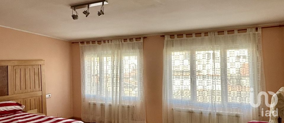 Casa 4 habitaciones de 160 m² en La Virgen del Camino (24198)