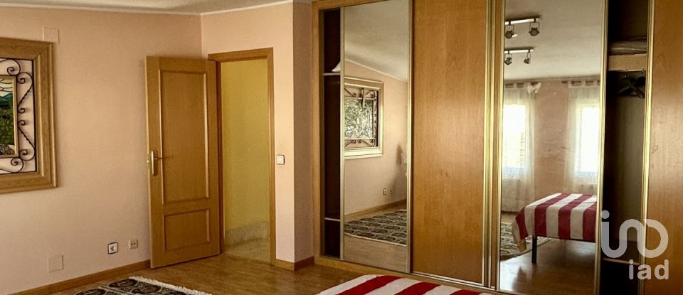 Casa 4 habitaciones de 160 m² en La Virgen del Camino (24198)