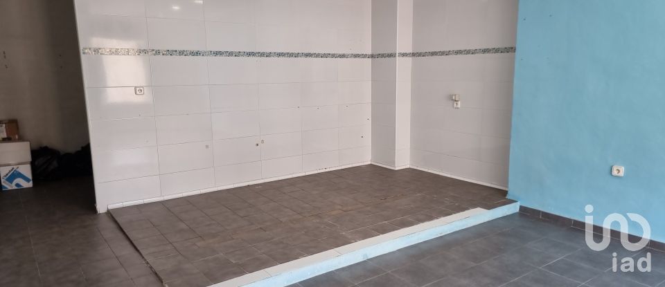 Shop / premises commercial of 83 m² in Sax (03630)