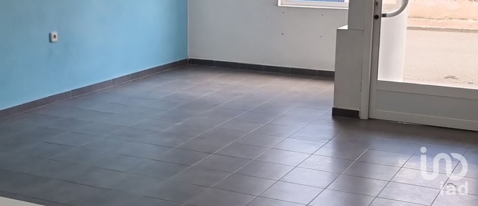 Shop / premises commercial of 83 m² in Sax (03630)