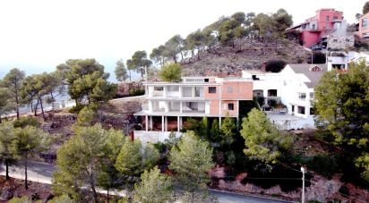 Appartement en maison 6 chambres de 212 m² à Castellar del Vallès (08211)