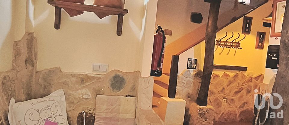 Casa rural 4 habitaciones de 221 m² en Esteras de Medinaceli (42230)