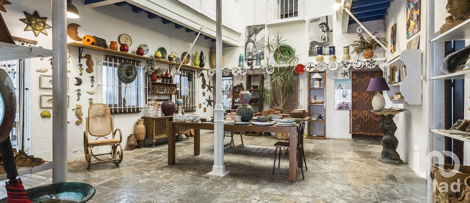 Casa señorial 10 habitaciones de 368 m² en Chiclana de la Frontera (11130)