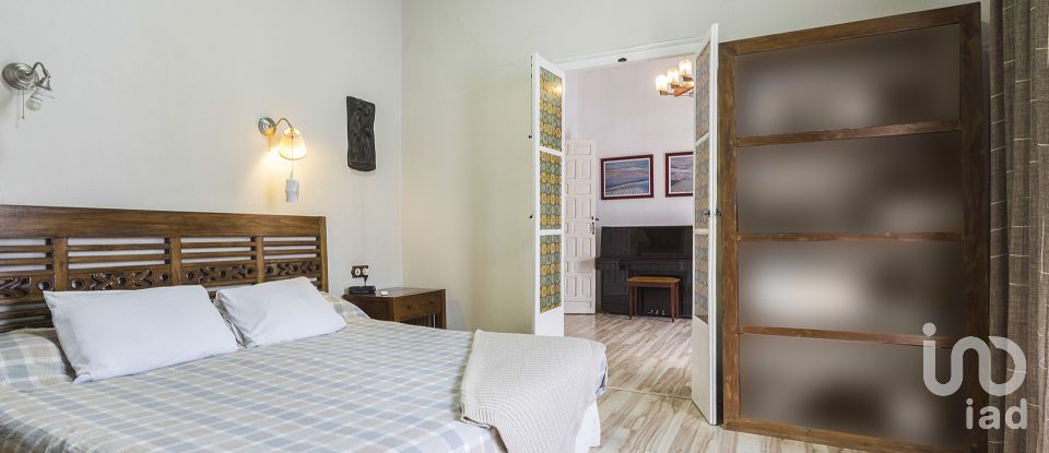 Casa señorial 10 habitaciones de 368 m² en Chiclana de la Frontera (11130)