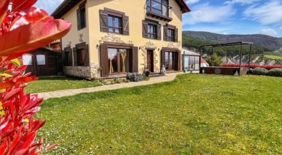 Cottage 5 bedrooms of 176 m² in Jaca (22700)