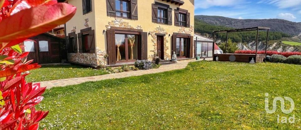 Cottage 5 bedrooms of 176 m² in Jaca (22700)