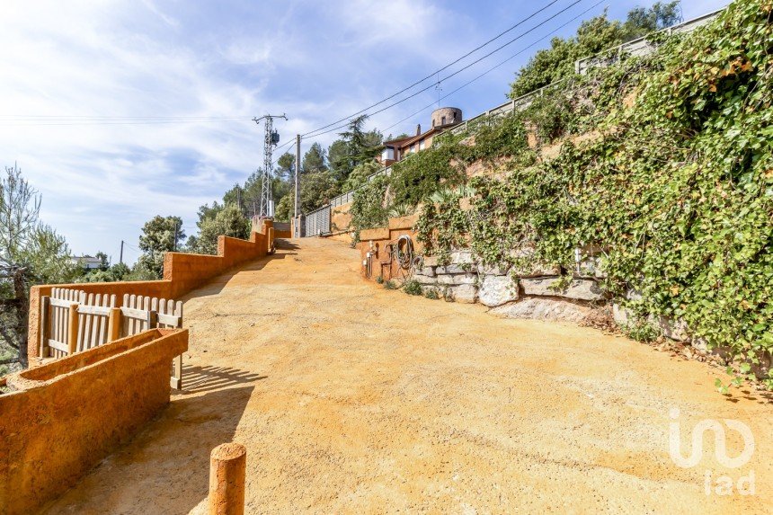 Casa 7 habitaciones de 317 m² en Castellar del Vallès (08211)