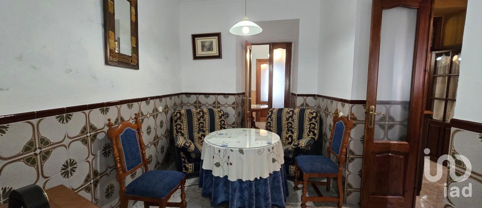 Casa de pueblo 6 habitaciones de 254 m² en Cañete la Real (29340)