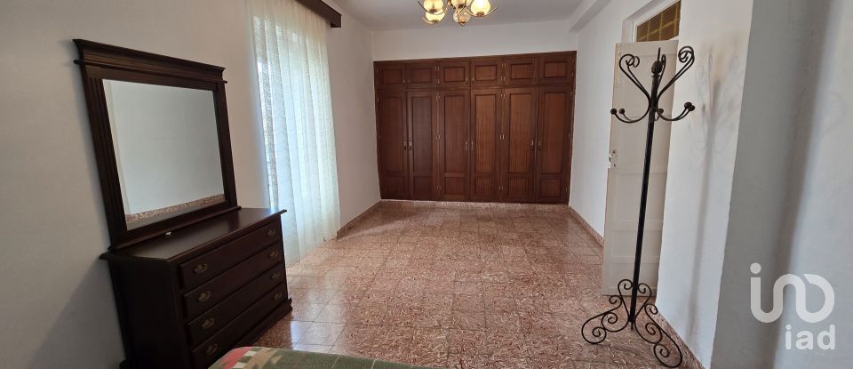 Casa de pueblo 6 habitaciones de 254 m² en Cañete la Real (29340)