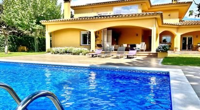 Mansion 5 bedrooms of 244 m² in Avinyonet de Puigventós (17742)