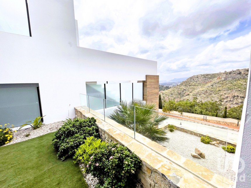 Apartment 2 bedrooms of 91 m² in Partida Benicambra (03726)