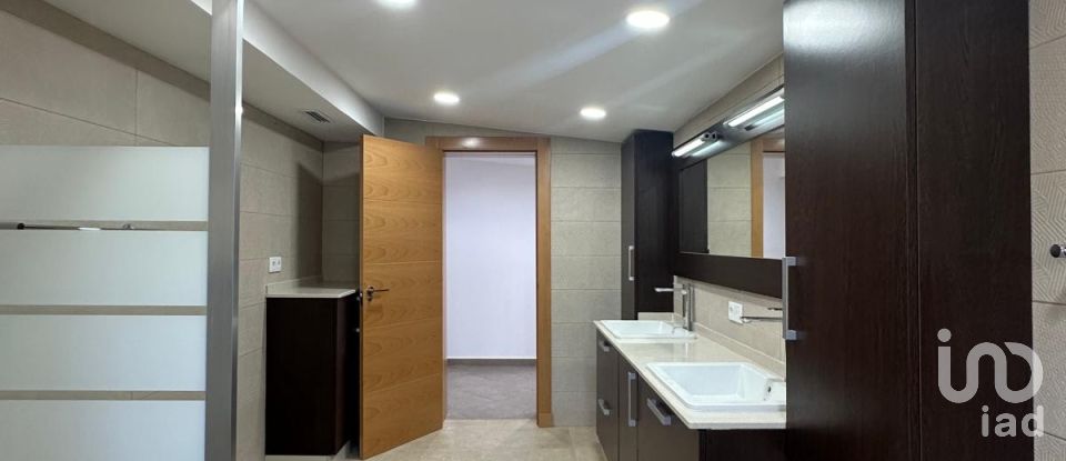 House 6 bedrooms of 325 m² in Partida Las Bayas (03292)