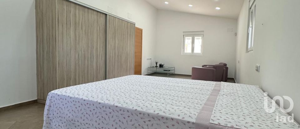 House 6 bedrooms of 325 m² in Partida Las Bayas (03292)