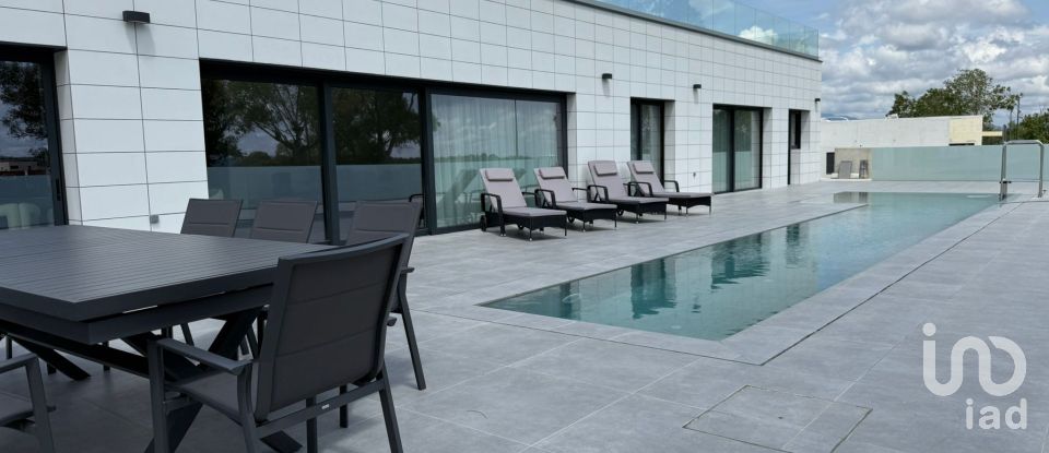 House 5 bedrooms of 384 m² in Sant Esteve Sesrovires (08635)