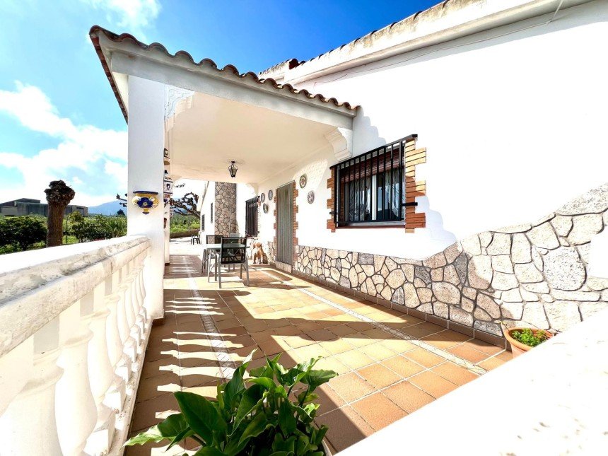 Vivienda unifamiliar  3 habitaciones de 112 m² en Amposta (43870)