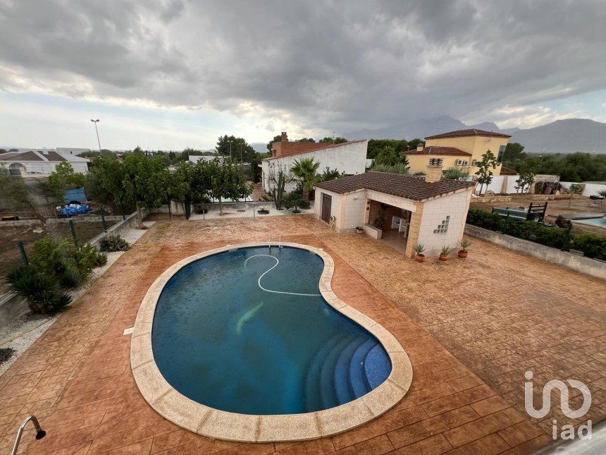 Casa 6 habitacions de 306 m² a Roquetes (43520)