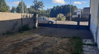 Casa 10 habitaciones de 300 m² en La Bañeza (24750)